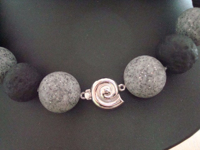 Kette-mit-Silberverschluss-Schnecke-Kugeln-aus-Fimo
